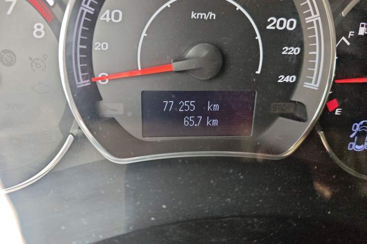 Used Renault Koleos 2012 2.5L Two-Wheel Drive Comfort Edition with Navigation Odometer Close Up