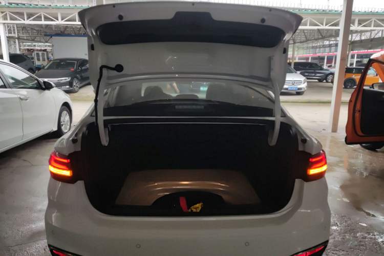 Used Volkswagen Lavida 2023 300TSI DSG Full-Comfort Edition Trunk