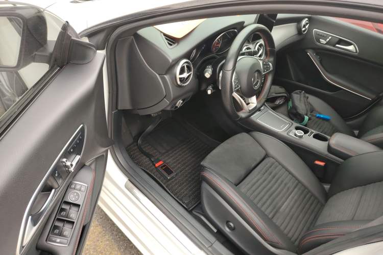 Used Mercedes-Benz CLA 2018 CLA 220 4MATIC
