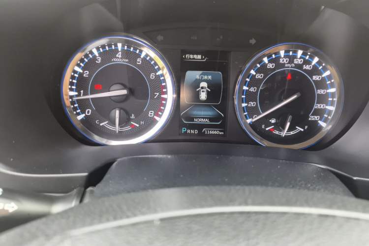 Used CHANGAN CS95 2017 2.0T Two-Wheel Drive Zhitu Edition
