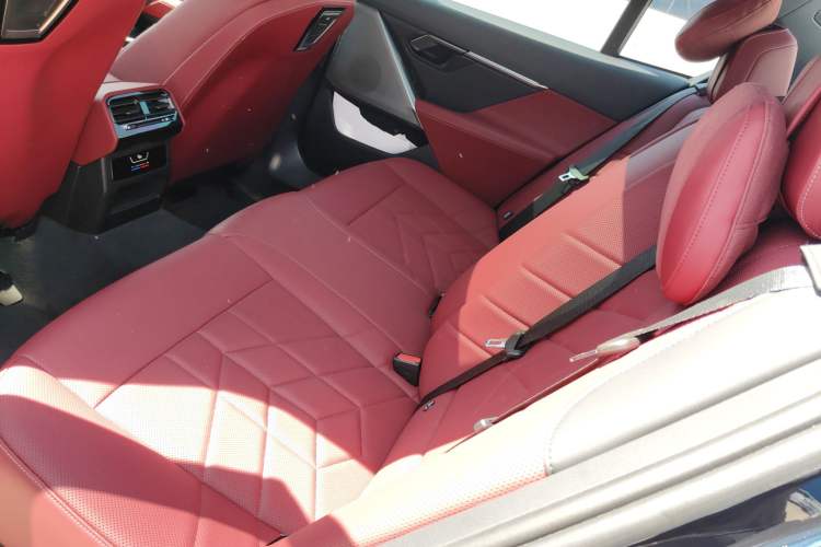 Used BMW i5 2025 eDrive 35L M Sport Package Left Rear Seat