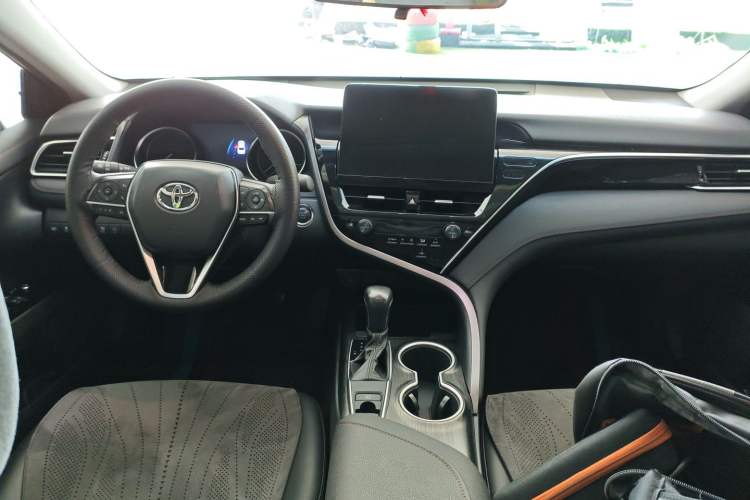 Used Toyota Camry 2023 2.0G Luxury Edition
