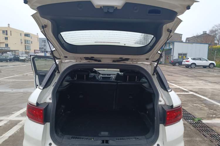 Used Land X7 2016 2.0T Panoramic Prestige Edition
