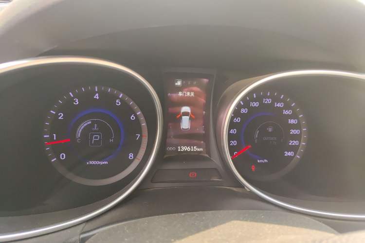 Used Hyundai Santa Fe 2015 2.0T Automatic Two-Wheel Drive Smart Version 5 Seats