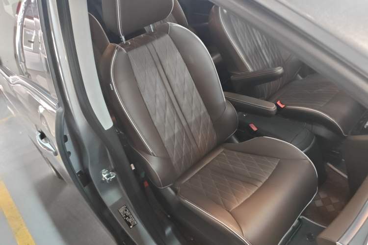 Used Buick GL8 2023 Land Executive Class 652T Luxury Model
