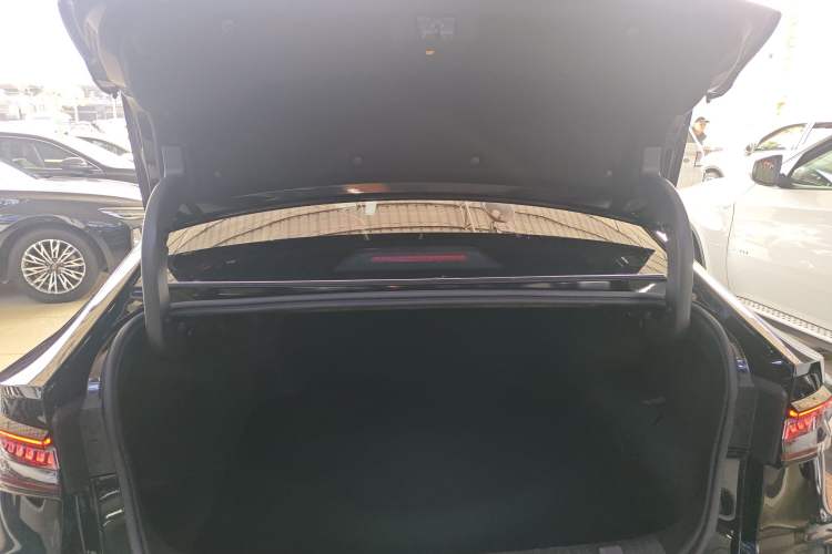 Used Fengyun A8 2024 127 Yufeng Edition Trunk