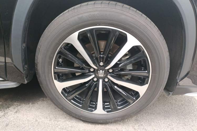 Used Toyota Crown Kluger 2021 2.5L HEV Four-Wheel Drive Flagship Edition Right Front Wheel Hub