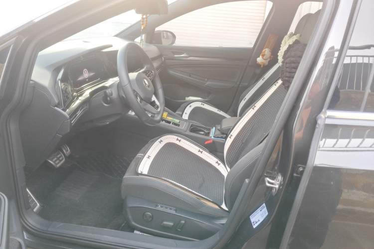 Used Volkswagen Golf 2023 Facelift 280TSI DSG R-Line Lite