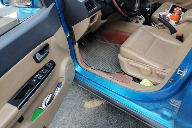 Used Wuling Hongguang 2014 1.2L S Comfort Model China IV
