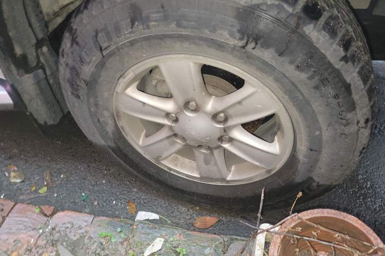 Used Isuzu D-MAX 2018 3.0T Four-Wheel Drive Automatic Ultra-Luxury Version 4JJ1-TC HI
