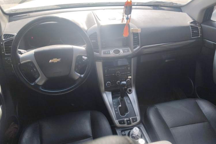 Used Chevrolet Captiva 2017 2.4L 4x4 Flagship Edition 7-Seater
