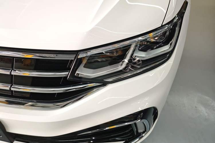 Used Volkswagen Tiguan L New Energy 2022 430 PHEV Plug-in Hybrid Flagship Edition Left Front Headlight