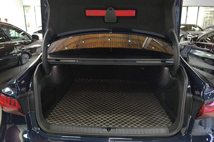 Used Audi A7L 2024 45TFSI S-line Dream-Building Edition Flow Crystal Package