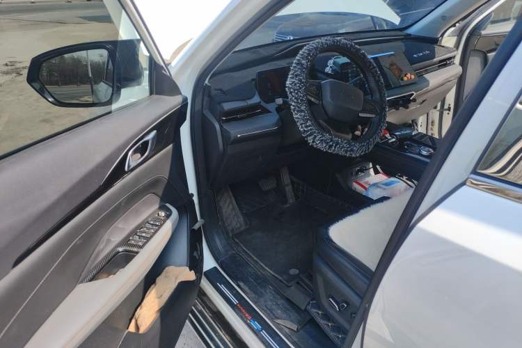 Used CHANGAN OSHAN Z6 2023 Blue Whale 1.5T DCT Smart-Led City Edition
