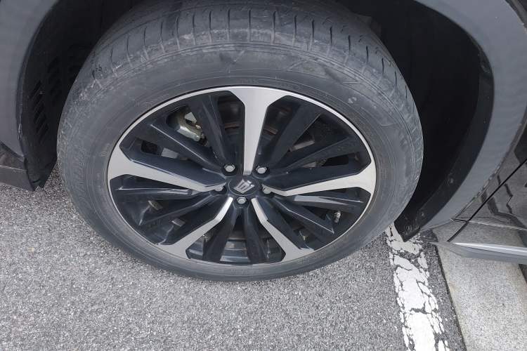 Used Toyota Crown Kluger 2021 2.5L HEV Four-Wheel Drive Flagship Edition Left Front Wheel Hub