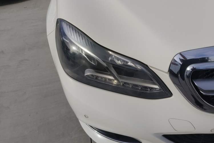 Used Mercedes-Benz E-Class 2015 E 200 L Right Front Headlight