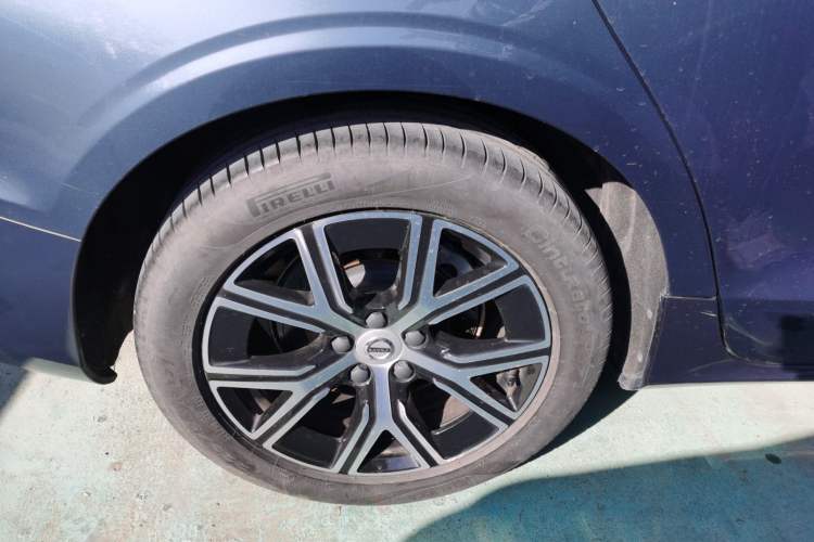 Used Volvo S60 2023 B4 Zhiyi Luxury Edition