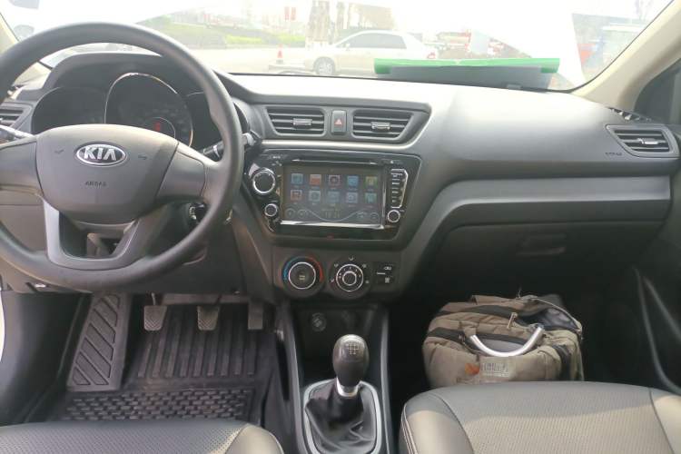 Used Kia K2 2012 Sedan 1.4L MT TOP Commemorative Edition