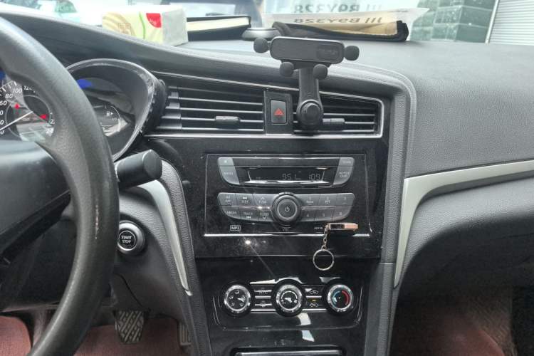 Used Venucia D60 2019 1.6L XE Manual Comfort Edition