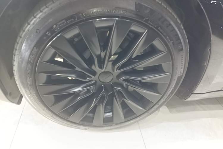 Used Tesla Model 3 2023 Long-Range All-Wheel-Drive Version