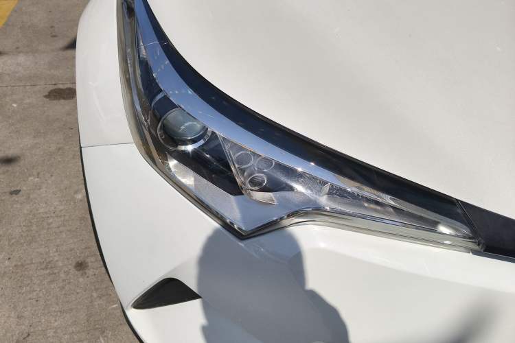 Used Toyota IZOA 2018 2.0L Yichi Edition China V Standard Right Front Headlight