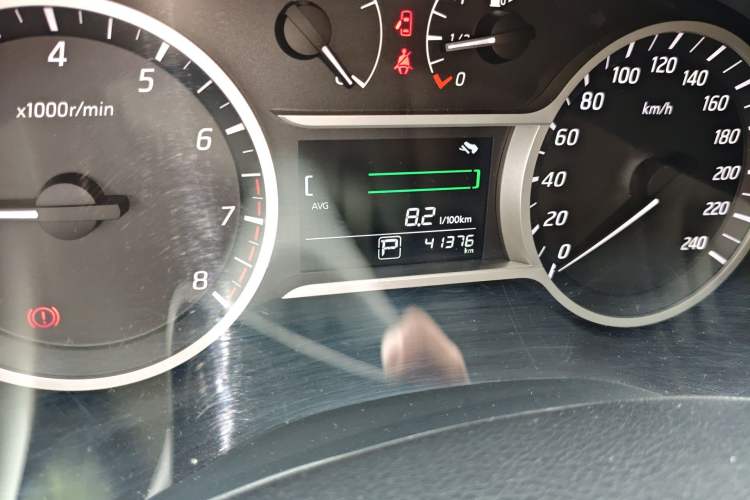 Used Nissan Lannia 2016 1.6L CVT Smart Cool Edition Odometer Close Up