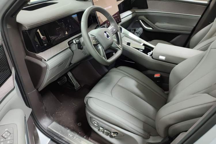 Used Denza N9 2025 Prestige Version