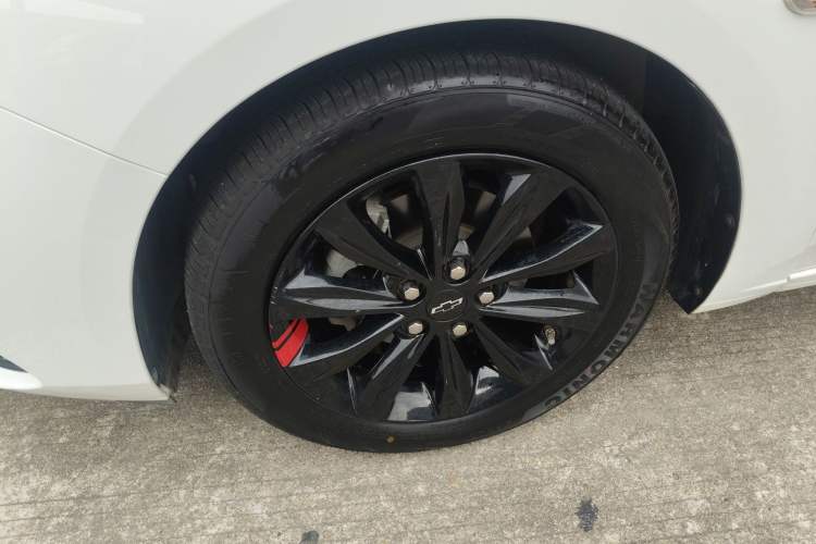 Used Chevrolet Monza 2020 Light Hybrid Redline 320T Dual-Clutch Joyful Edition Left Front Wheel Hub