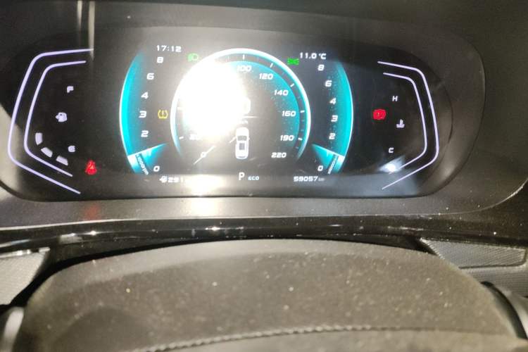 Used CHANGAN OSHAN X5 2021 1.5T DCT Flagship Edition Odometer Close Up