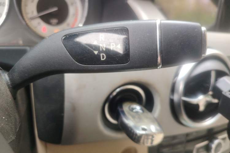 Used Mercedes-Benz GLK-Class 2013 GLK 300 4MATIC Dynamic Sunroof Model Gear Lever