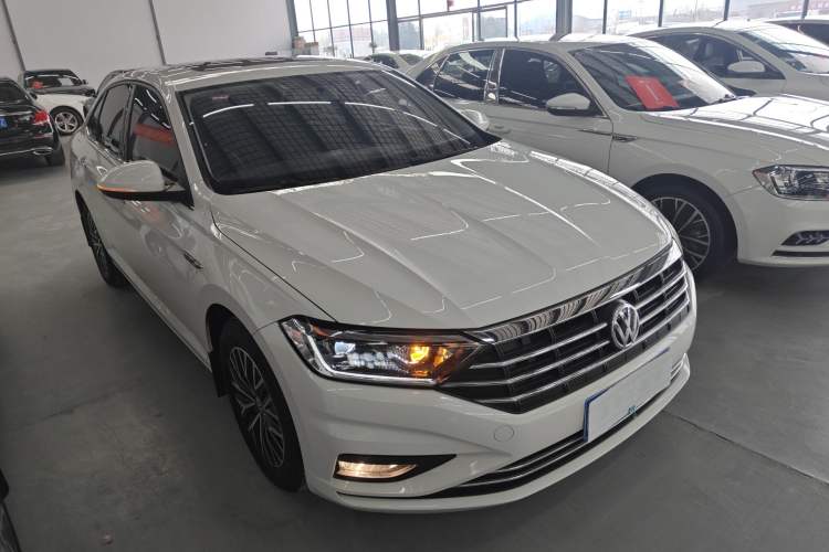 Used Volkswagen Sagitar 2021 280TSI DSG Comfort Connect Edition Front Right 45 Deg