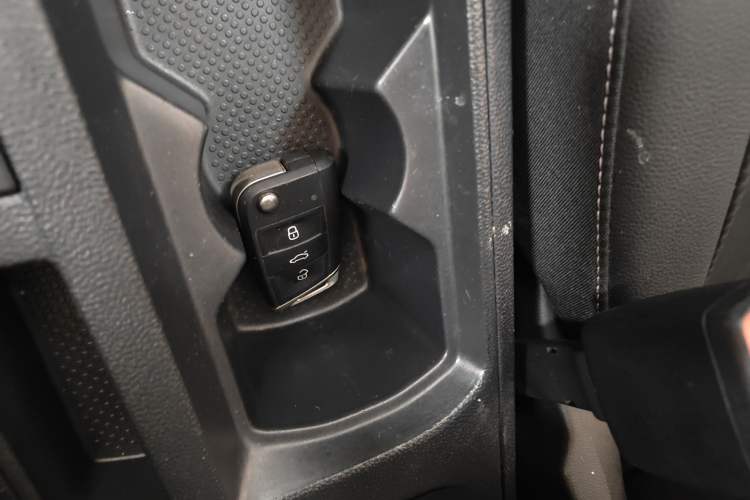 Used Volkswagen T-ROC 2022 280TSI DSG Two-Wheel Drive Elite PLUS Vehicle Key