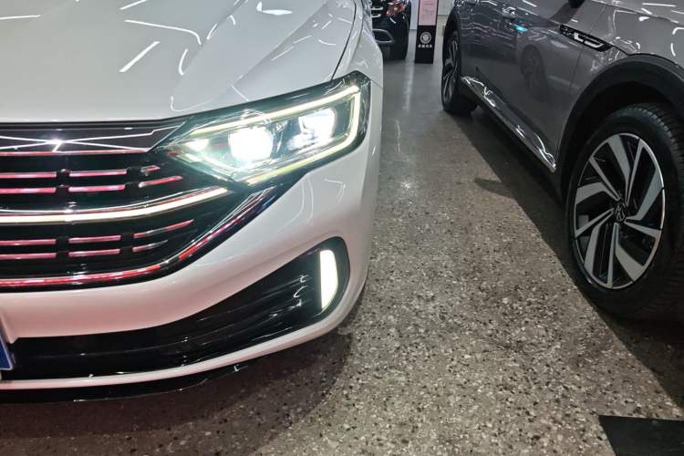 Used Volkswagen Sagitar 2023 300TSI DSG Excellence Edition Left Front Headlight