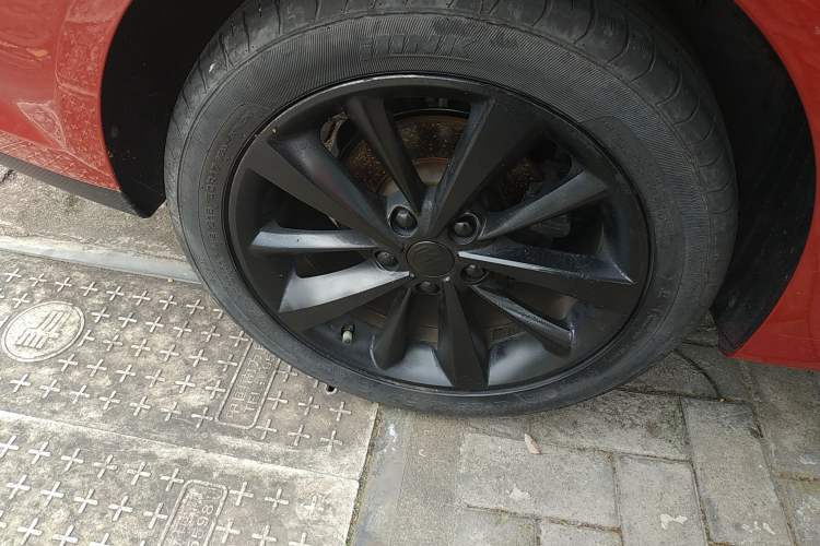 Used MG 6 2019 20T Automatic Starlight Edition Right Rear Wheel Hub
