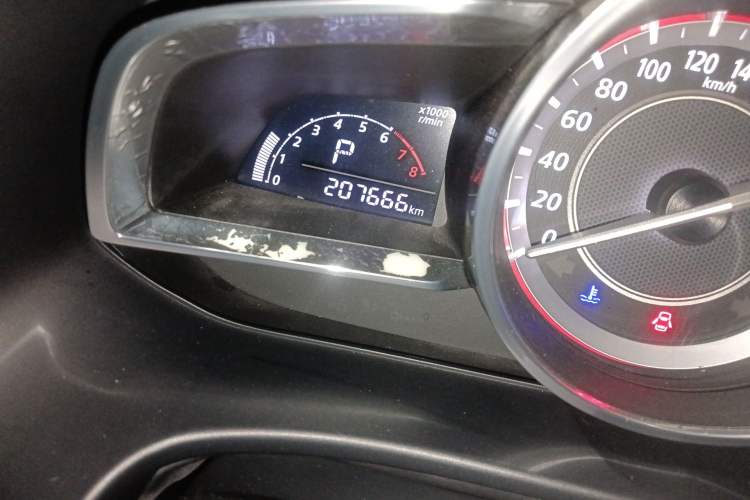 Used Mazda 3 Axela 2014 Sedan 1.5L Automatic Comfort Model
