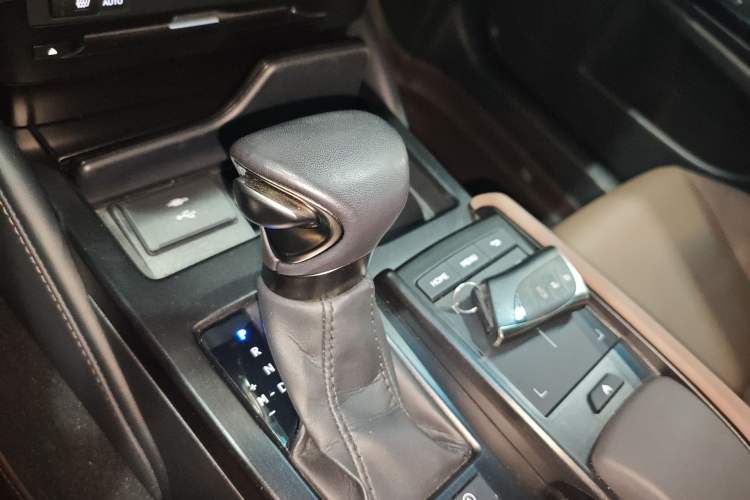 Used Lexus ES 2021 200 Excellence Edition