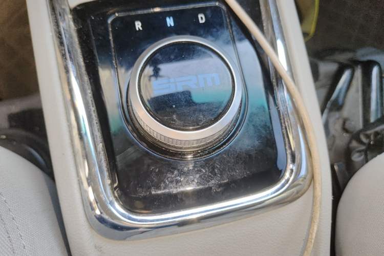 Used Sunlong DST 5 2021 All-Electric Van with 41.86 kWh Gear Lever