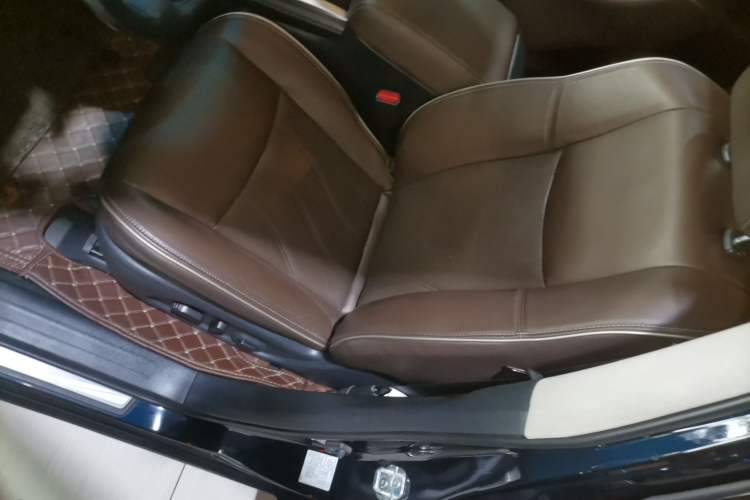 Used Infiniti QX60 2016 2.5 S/C Hybrid Two-Wheel-Drive Excellence Edition China V Standard Left Front Seat