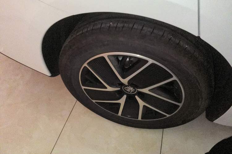 Used BYD Qin L 2025 DM-i Smart Drive 120KM Superior Model
