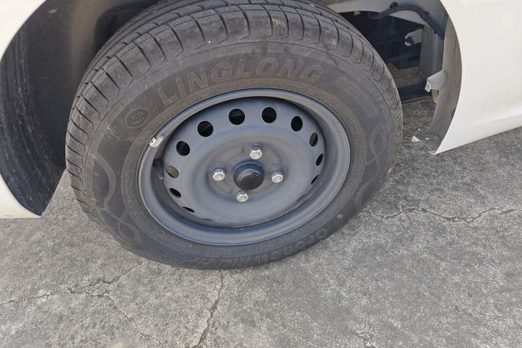 Used Wuling Hongguang New Energy 2024 All-Electric Model 300KM Standard Version
