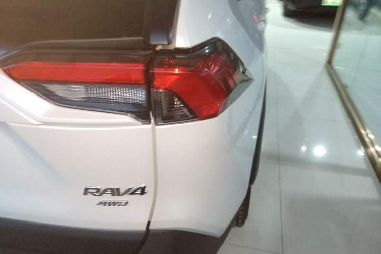 Used Toyota RAV4 2021 2.0L CVT 4x4 Trend Edition
