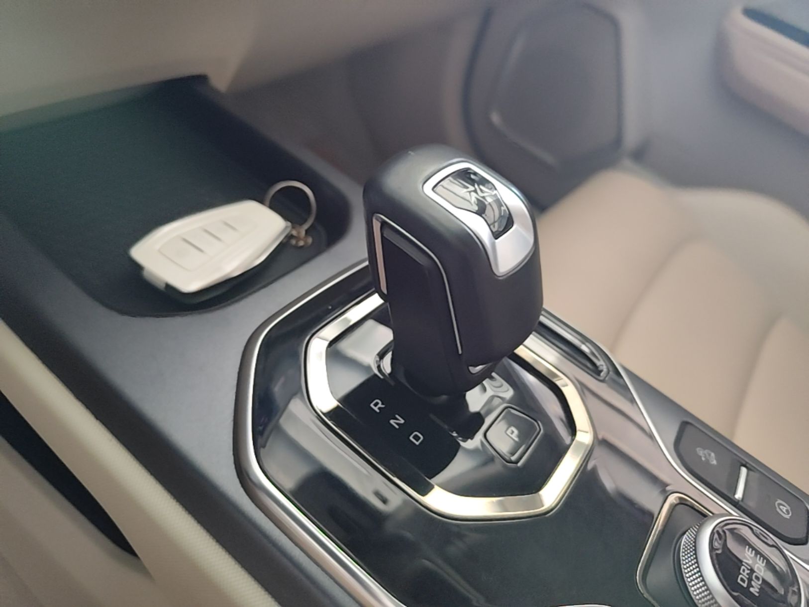 Geely Auto icon 2023 1.5TD Chocolate Smoothie Edition — снимка 16