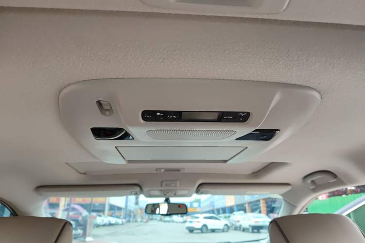 Used Nissan Quest 2015 3.5L SL Headliner