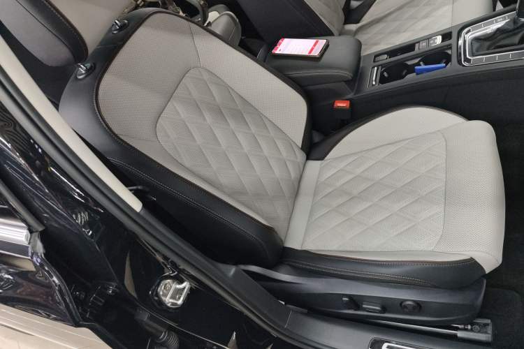 Used Volkswagen Magotan 2023 2 Million Units Commemorative Edition 330TSI DSG Luxury Version
