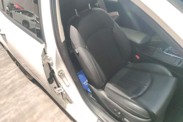 Used Kia K5 2019 Pro 1.6T Automatic Luxury Edition China VI Standard