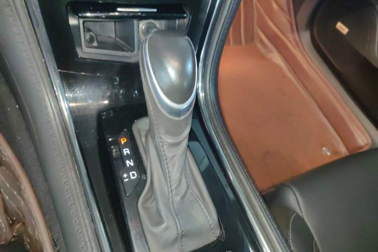 Used Cadillac ATS-L 2017 28T Tech Edition Gear Lever