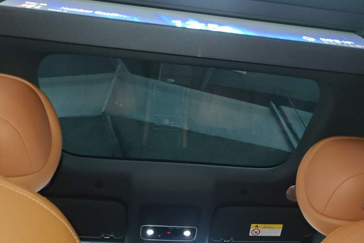 Used Hima AITO M9 2025 All-Electric Ultra Version 100 kWh 5-Seater Model Headliner