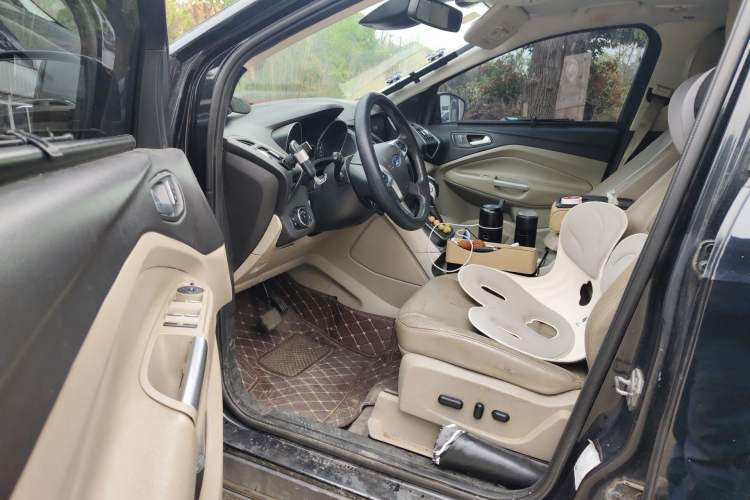 Used Ford Kuga 2013 2.0L GTDi Four-Wheel Drive Premium Model Driver Seat