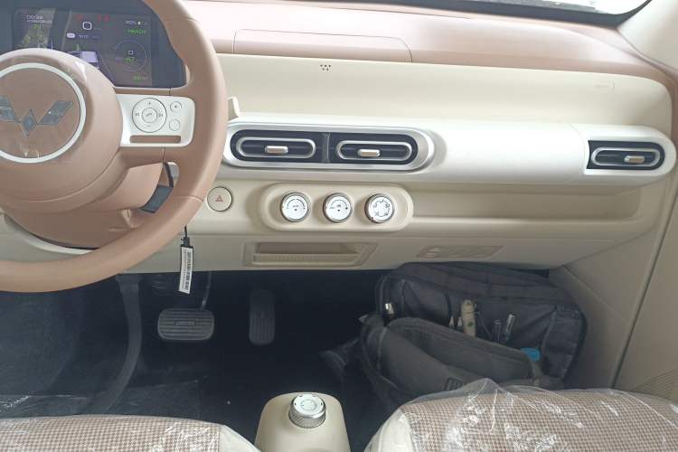 Used Wuling Hongguang MINIEV 2024 3rd Generation 215km Youth Edition