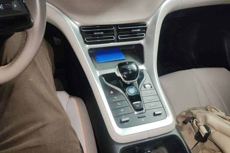 Used BYD Song Pro New Energy 2023 Champion Edition DM-i 110KM Excellence Model Gear Lever